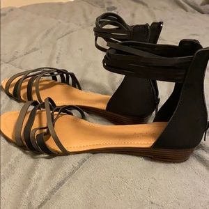 Sandals - Like NEW!